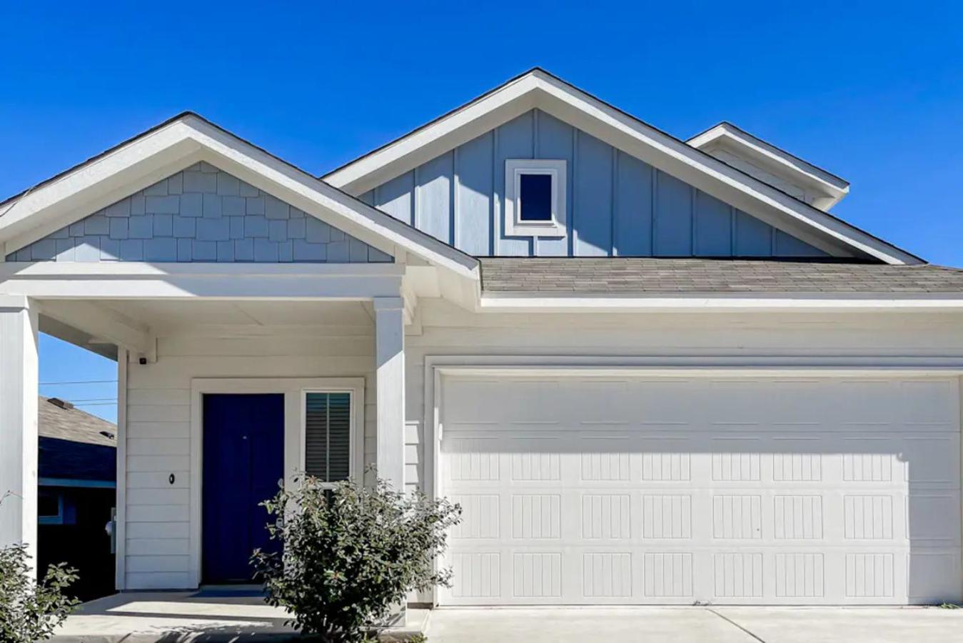 Modern & Stylish Retreat Near Downtown- New Home Austin Exterior photo